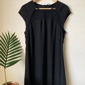 Black Ro&de shift dress
